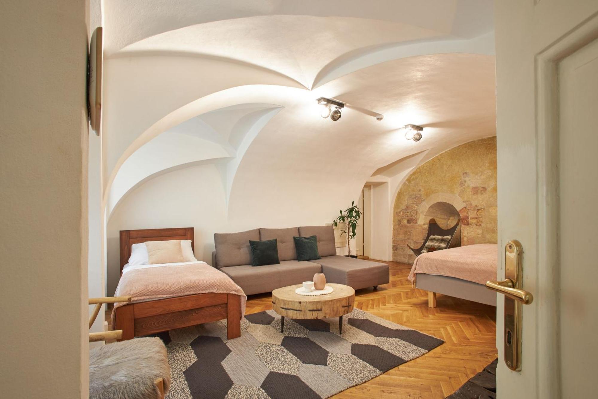 Lazenska N4 4* Prague