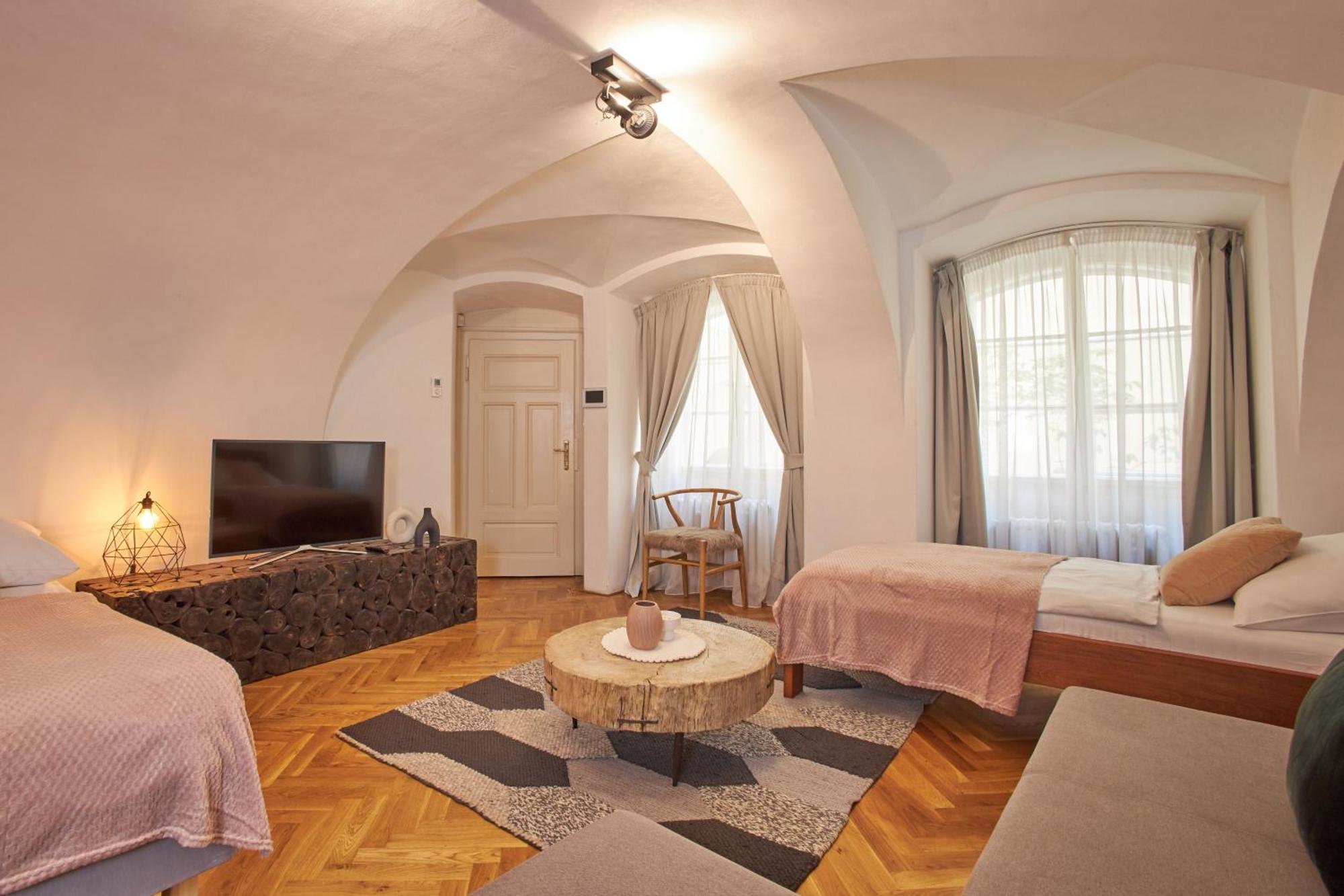 Hotel apartamentowy Lazenska N4 Praga